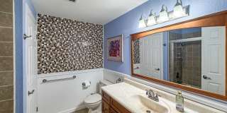 Townhouse-Style Condo for Rent | 7815 218th St SW #113, Edmonds, WA Gallery 16