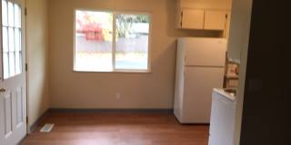 1318 S. Ivy St. ~ Cozy Duplex Gallery 6