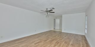 3 Beds 2 Baths Home with Jacuzzi & 2-Car Garage in Clearwater! Gallery 31
