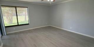 4075 Palm Forest Drive N Gallery 11