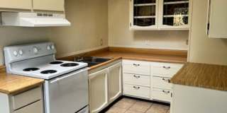 Cute 2 Bedroom in West Redding Gallery 6