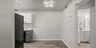 Crossings at Midtown Gallery 94