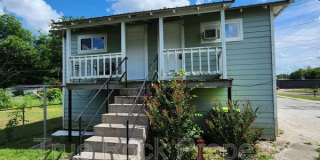 531 1/2 W 9th Apt W Gallery 1