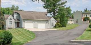 3 bed, 2 bath condo ready for move-in. Gallery 1