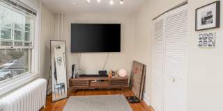 Oakenshawe 5-Bedroom, 2-Bathroom Home Close to Johns Hopkins Gallery 19
