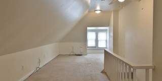 Large 4 Bedroom North Campus Townhouse - 1st house from High Street Gallery 21