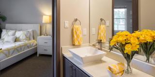 Yacht Harbor Club Gallery 32