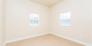 1002 S PINE Street Gallery 5