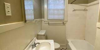 1 bedroom, living dining den near Central and Highland Gallery 13