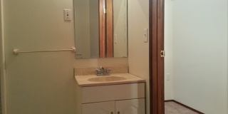 Ideal Split-Level Lake Hills Home Gallery 12