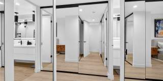 10433 Wilshire Boulevard Gallery 18