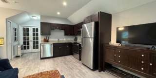 1 Bedroom Renovated Garage Apartment Gallery 3