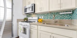 Views of Waikiki - 2 Bed/1 Bath Located in the Plumeria Hale (Kapiolani) Available NOW! (Price Reduction) Gallery 7