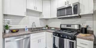 Laurel Pointe Gallery 14