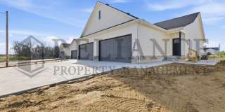 5249 North Pinecrest Court Gallery 1