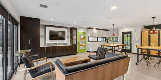 Smith & Burns Gallery 14