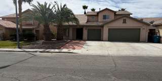 LARGE 5 BDRM HOME W/ 3 FULL BATHS. Gallery 1