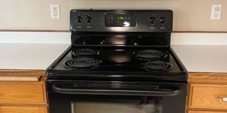 Quiet Peaceful 3 bedroom 2 bath Single Level home located in Central Point Gallery 12