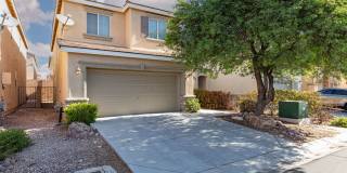 Freshly painted home in the SW with 3 br plus loft for only $1,795. Gallery 1