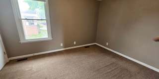 1/2 Off first months rent! 2 Bed/1.5 Bath Townhouse! Water/Garbage Included! Walk to APSU! Gallery 9