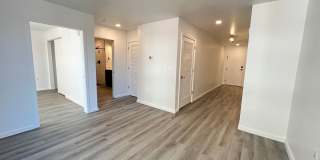 725 W Pratt Gallery 11