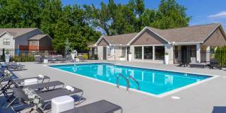 The Avenue Gallery 18