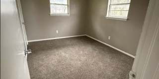 Charming 4-Bedroom Home with Spacious Yard! Gallery 23