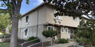 3BD/1.5BA - Beautifully Updated Lynn Park Townhome with Water and Garbage Included Gallery 1