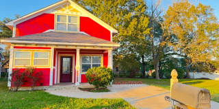 3 Bedroom 2 Bath Cottage Style Home with Large Den Gallery 1