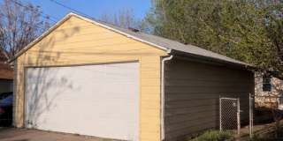 3 Bedroom Moline Home with 2 Car Garage Gallery 11