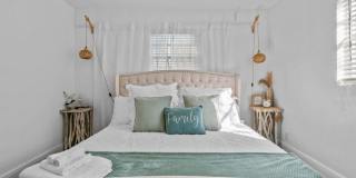 Modern 4BR South Tampa Home | Yard | Near the Bay Gallery 15