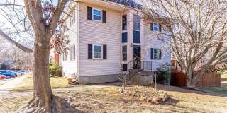 End Unit Townhome 2500 SF Walk to Vienna Metro Gallery 1