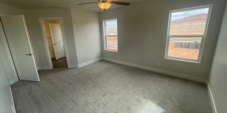 Mustang Valley Townhome! Gallery 13