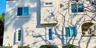3 bed updated OB townhome, near beach Gallery 1