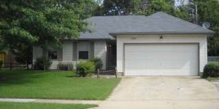 3 BR, 2 BA, 2 Car Garage ranch home located near Horton Smith Golf Course  Nathaniel Greene Park. Gallery 1