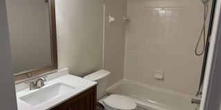 5900-L SURREY HILL Place Gallery 3