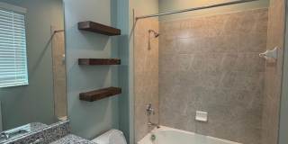 Spacious 5-Bedroom Riverview Home Gallery 52