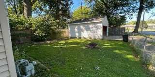 21751 ROSLYN Road Gallery 17