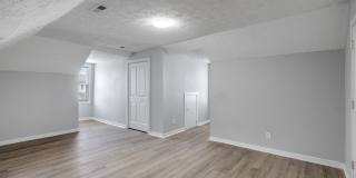 2224 N Kenwood Avenue Gallery 32