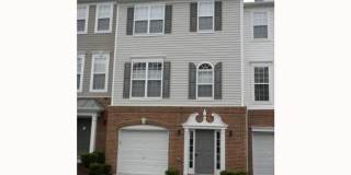 Spacious 3 bed Townhome close to new Apple campus and Panther Creek High School Gallery 1