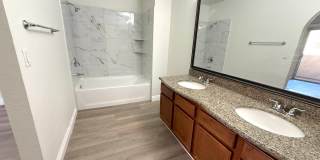 SPACIOUS 2BED/2BATH CONDO * SECOND FLOOR UNIT* Gallery 17