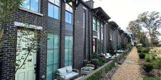 210 Glasgow Lane Gallery 1