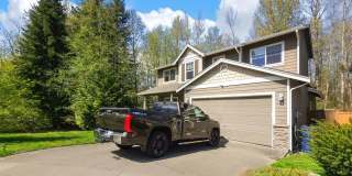 5BR/3BA End Unit with Greenbelt View in Lynnwood Gallery 3