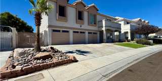 5-Bedroom Home with Loft, Pool & Mountain Views Gallery 1