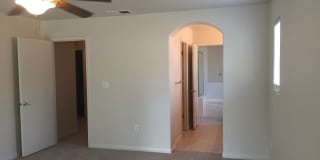 5801 Roscomare - NW - Beautiful 4 Bed in San Lauren, Northwest Bakersfield Gallery 19