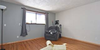 Beautiful 3-Bed 2-Bath Townhouse in Brooklyn Park! Gallery 8