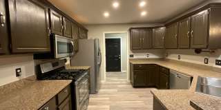 BEAUTIFUL  3 Bedroom 2 Bathroom Home in Royal Heights with garage and large back patio!!!! Gallery 11