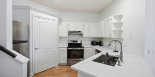 Spacious 1BR/1BA Harbour Island Condo with 2 Car Garage in Gated Island Place Gallery 13