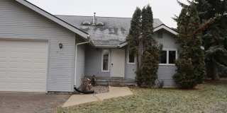 Spacious Home with Large pet friendly yard Gallery 1