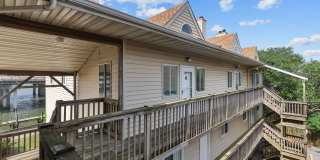 Beachfront 2BR/2BA Condo with Water Views in Norfolk – Water Included Gallery 1